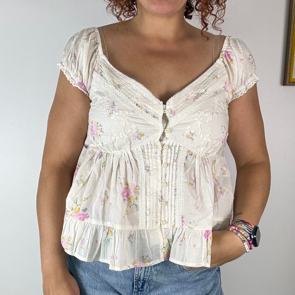Target Universal Thread floral embroidery baby doll peasant shirt Large